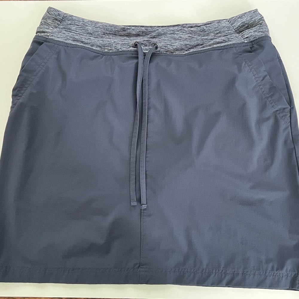 Duluth Trading Co Armachillo cooling skirt skort sz 12 blue gray stretch fabric